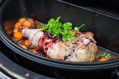 Wildschweinkeule mit Smashed Knödel