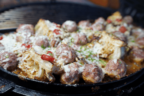 Spitzkohl Gratin mit Meatballs aus dem Feuertopf