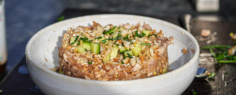 Flamed Tuna Tatar mit gegrillter Avocado